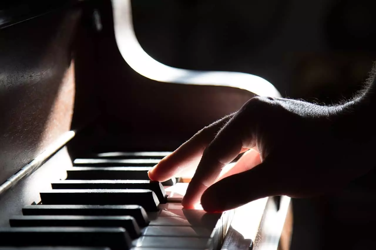 40 Partitions de piano: Comptines pour enfants: Méthode facile pour  apprendre le piano aux débutants: Code couleur arc en ciel (Piano  Arc-en-ciel)